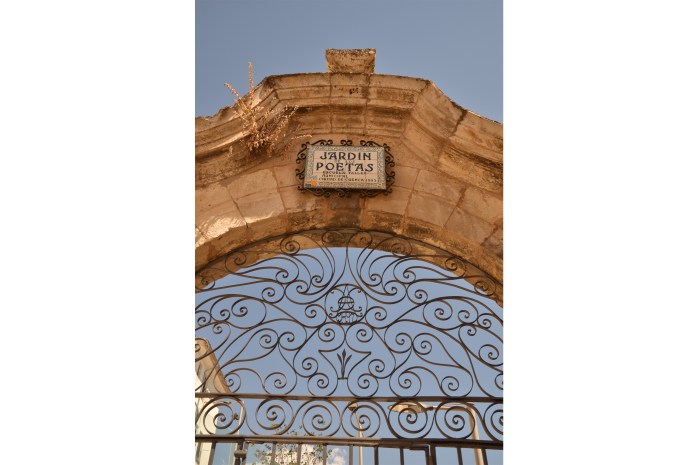 cuenca spain travel photography street urban el jardin de los poetas